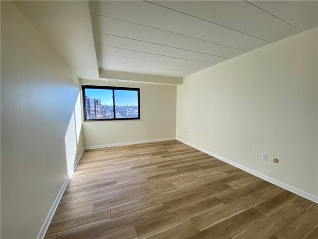 Building Photo - 53 Academy Ave