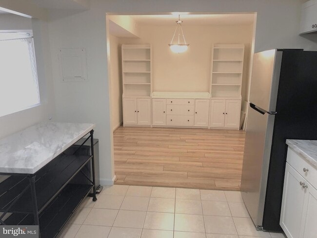 Building Photo - 884 Quince Orchard Blvd