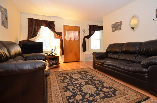 Building Photo - 1342 US-44