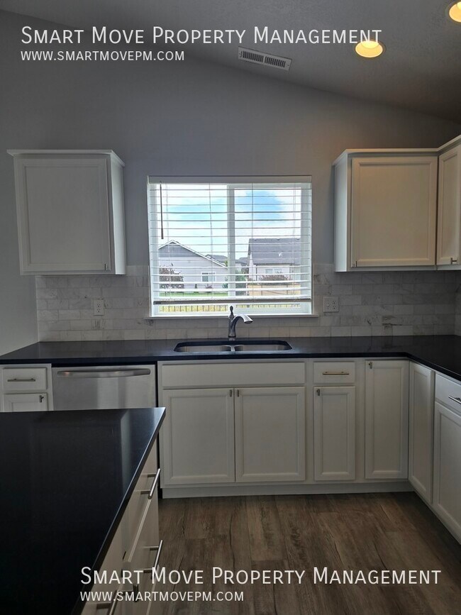 Building Photo - 241 S Iceberg Lake Ave