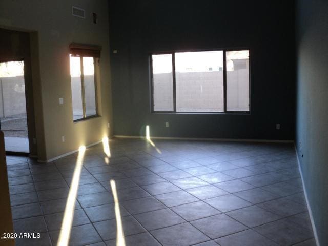 Building Photo - 8909 S 58th Ln