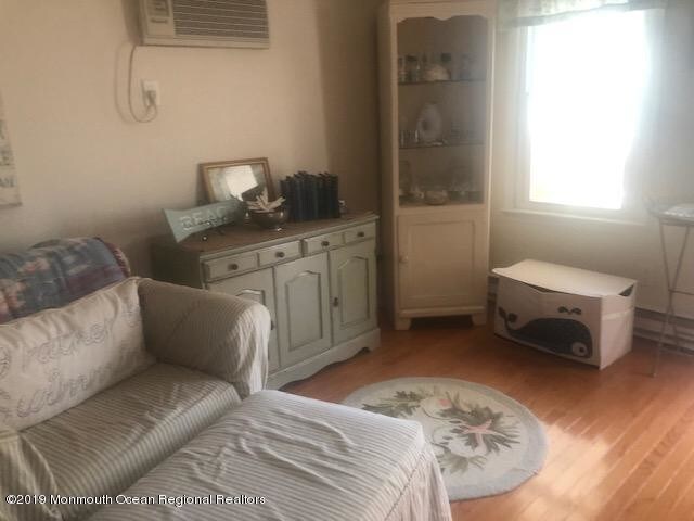 Building Photo - 1807 Greenwood Terrace