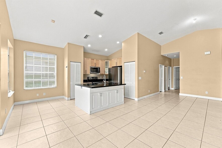 Building Photo - 12376 NW 53rd St