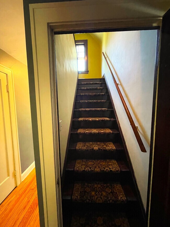 Building Photo - 3403 Dellwood Rd