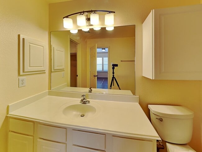 Building Photo - 7416 Coronado Ave