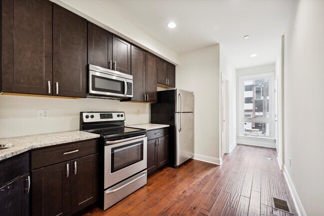 Building Photo - 1521 W Seybert St