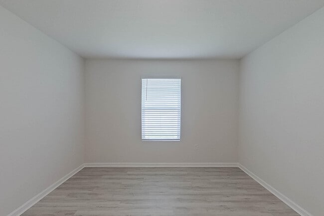 Building Photo - 4702 Malay Cir