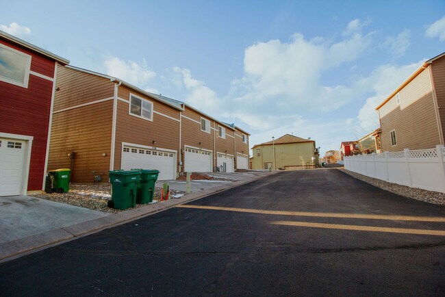 Building Photo - 2138 Phillips Alley