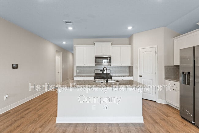 Building Photo - 1428 Redwood Crk