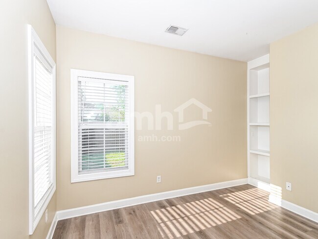 Building Photo - 2901 Keeley Cv