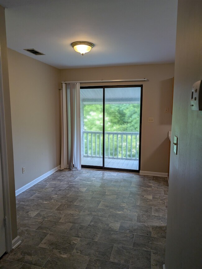 Building Photo - 2555 Chateau Ln