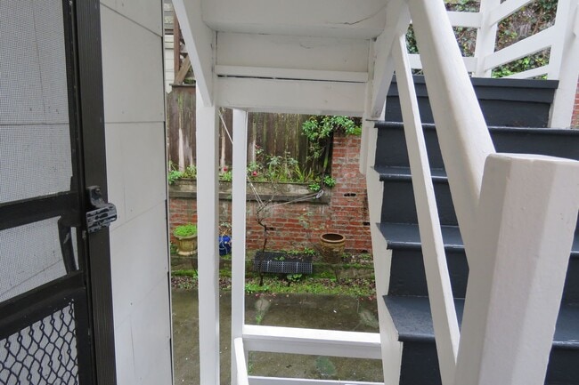 Building Photo - Cow Hollow - 2 Bedroom Flat