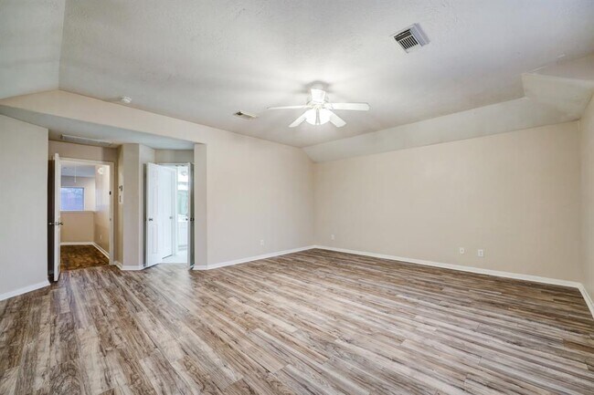 Building Photo - 3719 Wild Oak Dr