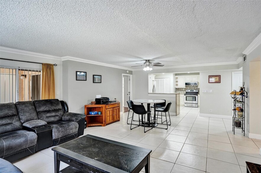 Building Photo - 12215 Royal Palm Blvd