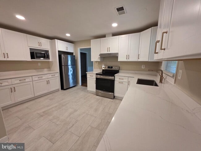 Building Photo - 2090 Jason Ct