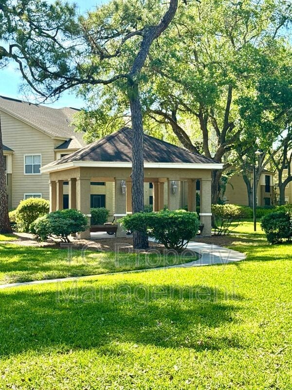 Building Photo - 11 Arbor Club Dr
