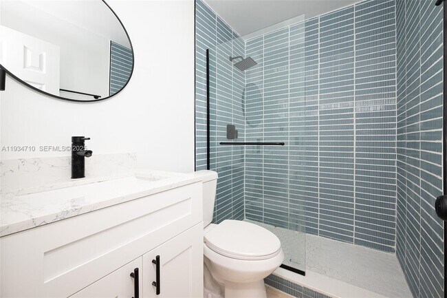 Building Photo - 1204 NE 17th Way