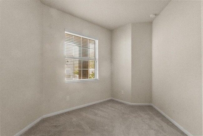 Building Photo - 10942 Sun River Falls Dr