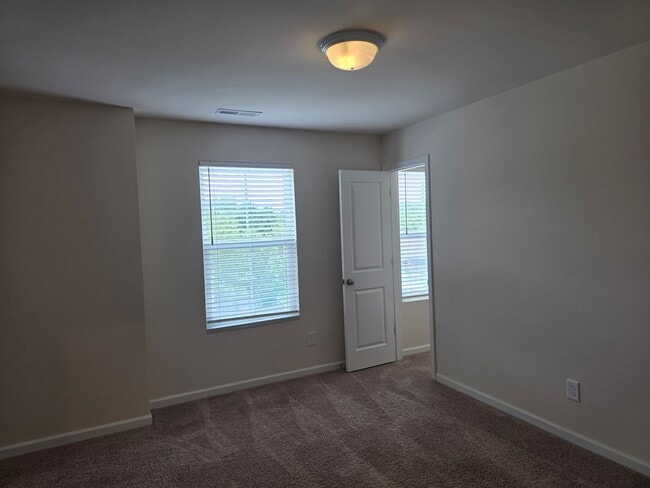 Building Photo - 76 Saddle Oaks Ln