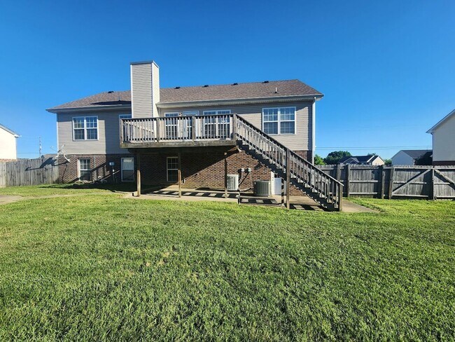 Building Photo - $2500 - 5 Bedrooms 3 Baths + Bonus Room