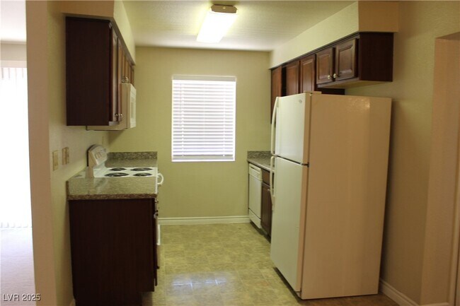 Building Photo - 4310 Sandy River Dr