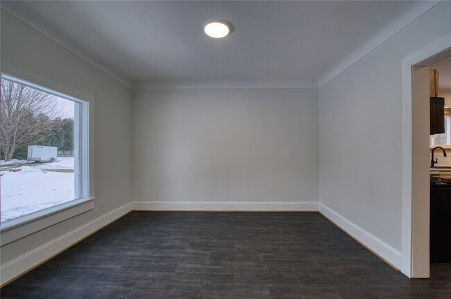 Building Photo - 1702 Lake St