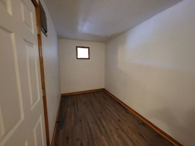 Building Photo - 1405 Neil Ln