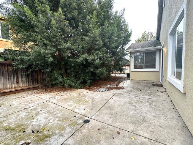 Building Photo - Single Story 3 bed, 2 bath in Brentwood Garin Ranch
