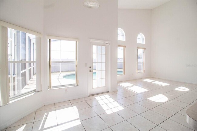 Building Photo - 667 Downing Cir