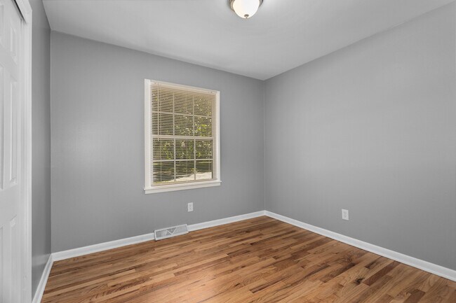 Building Photo - 711 SW 7 St