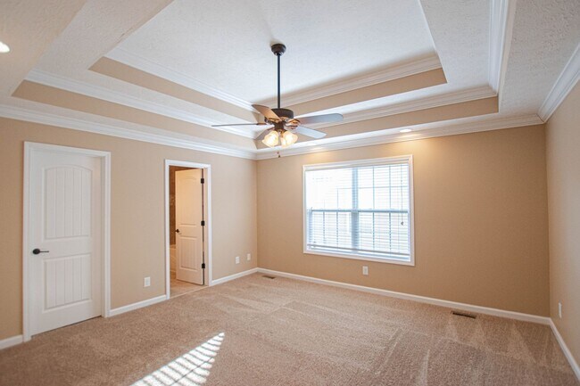 Building Photo - Pet Friendly Three Bedroom with Bonus!