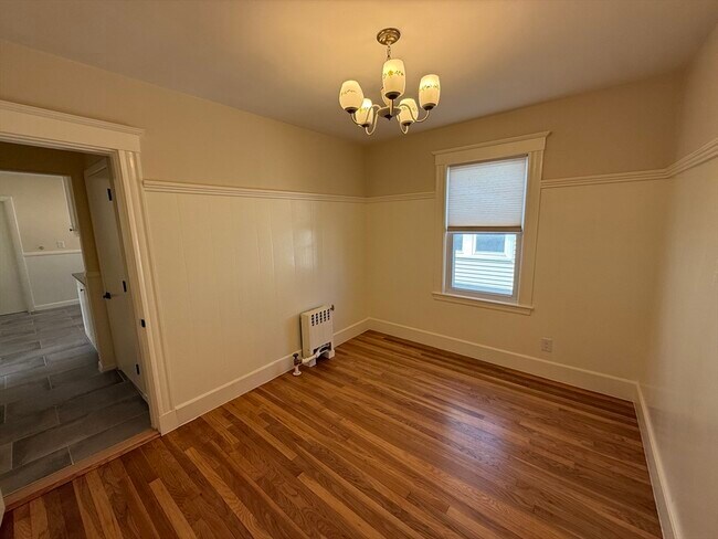 Building Photo - 19 Chauncey St