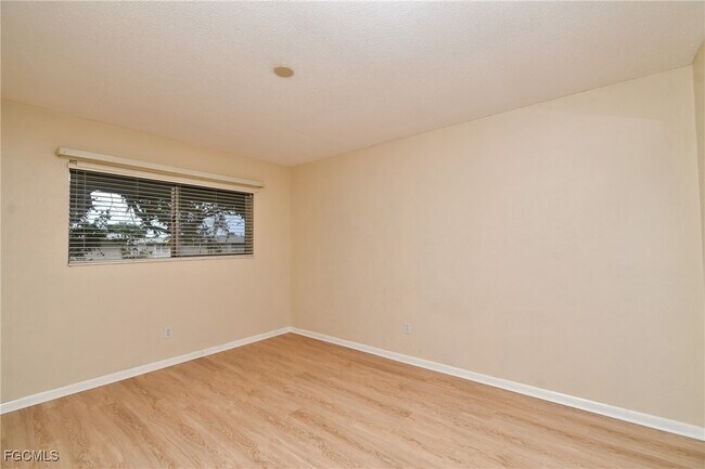 Building Photo - 349 Joel Blvd