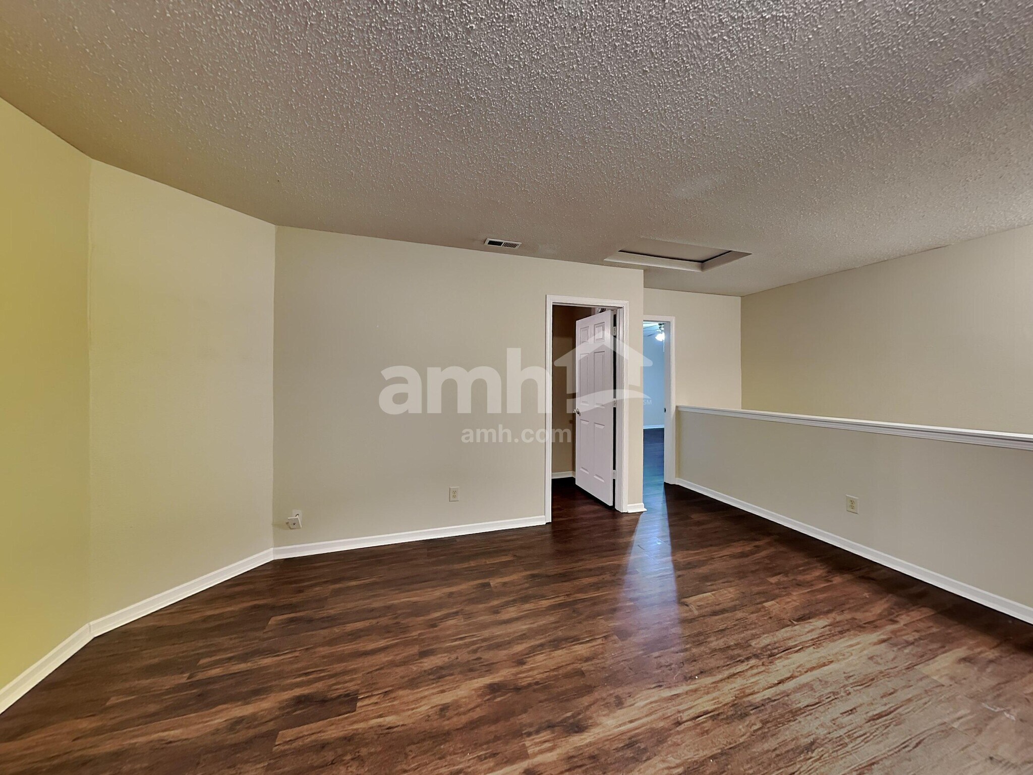 Building Photo - 6503 W Philadelphia Dr