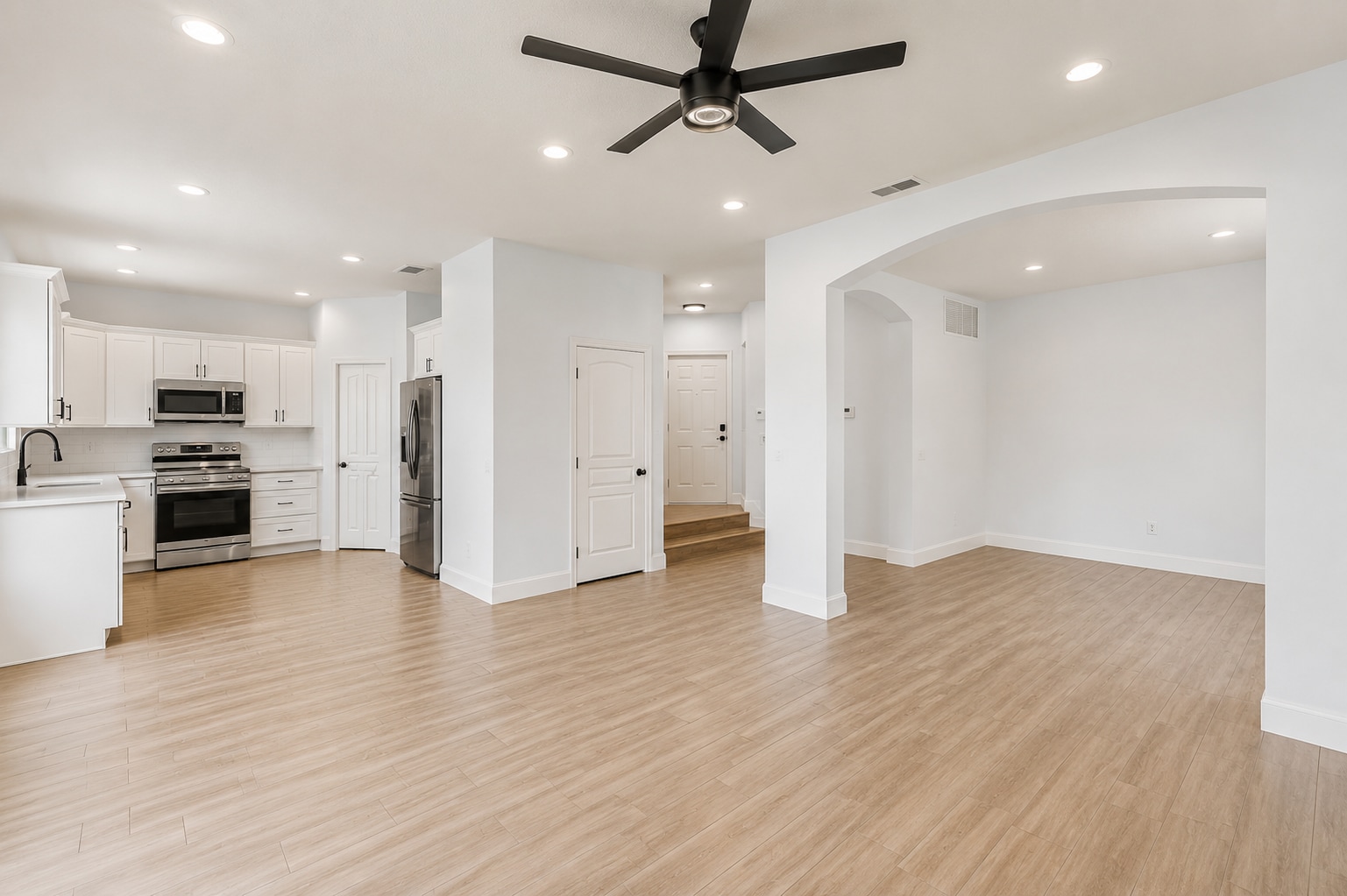 Building Photo - 5477 Queenship Ct