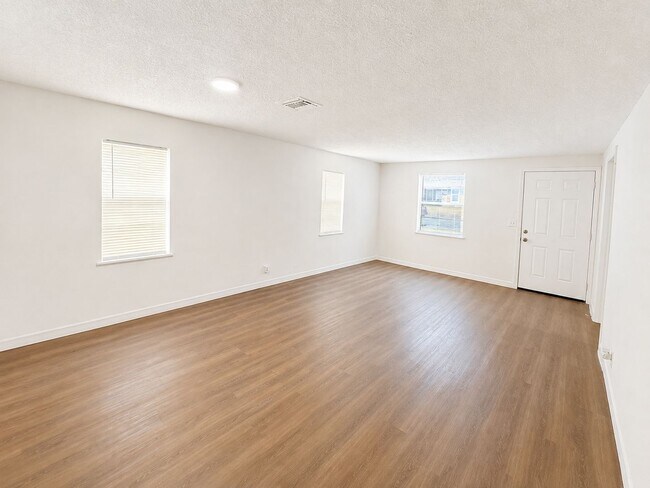 Building Photo - 1163 Engman St