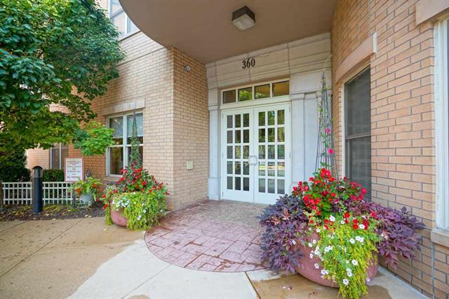 Building Photo - 360 W Washington Ave