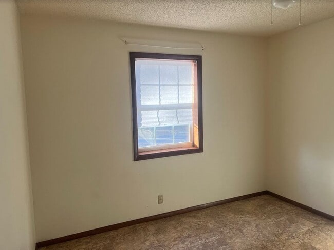 Building Photo - 1309 Robinwood Dr