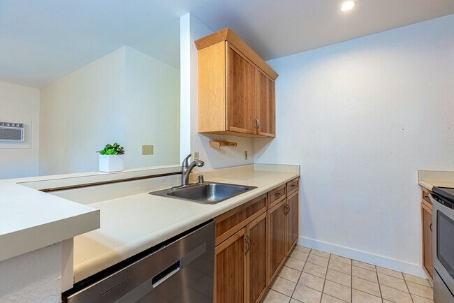 Building Photo - Unfurnished, 2 Bed, 1.5 Bath at Keonekai Villages