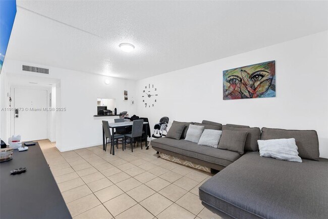 Building Photo - 14415 N Kendall Dr