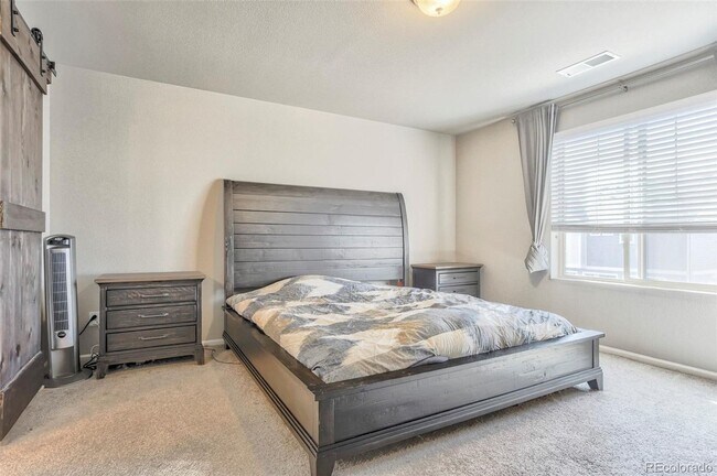 Building Photo - A Gorgeous 3 Bed 3 Bath Home in Desirable ...