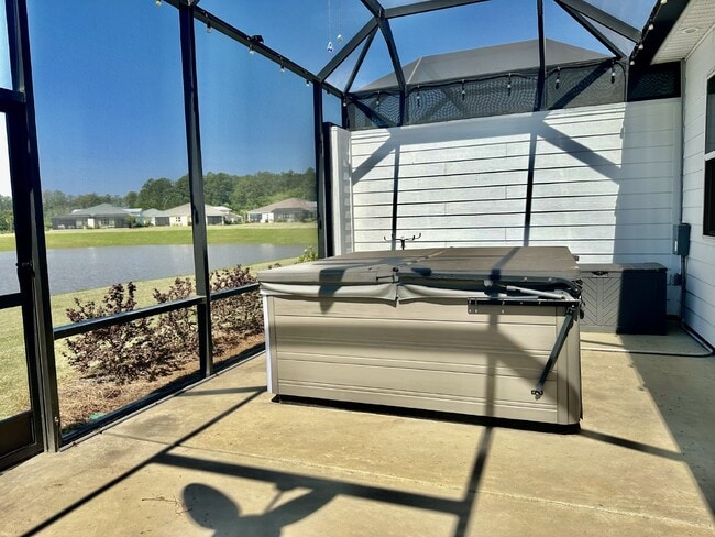 Building Photo - Beautiful Designed Two Bedroom Home in Margaritaville