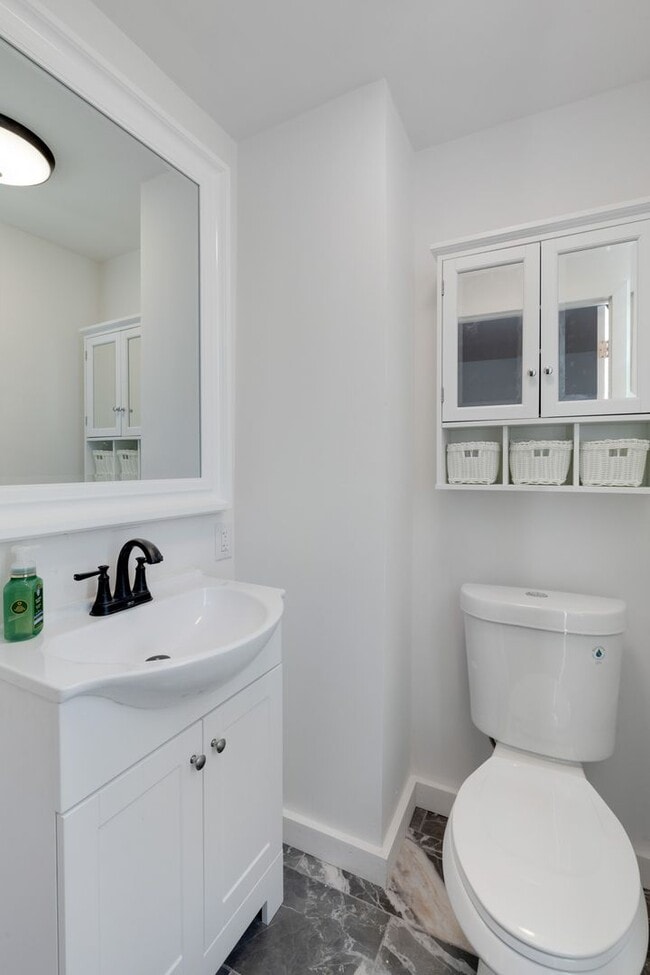 Building Photo - Newly Renovated Home Northern Liberties