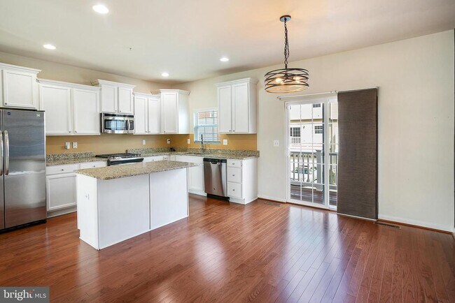 Building Photo - 2887 Falkirk Alley