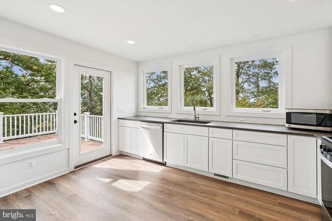 Building Photo - 25490 Kipps Ln