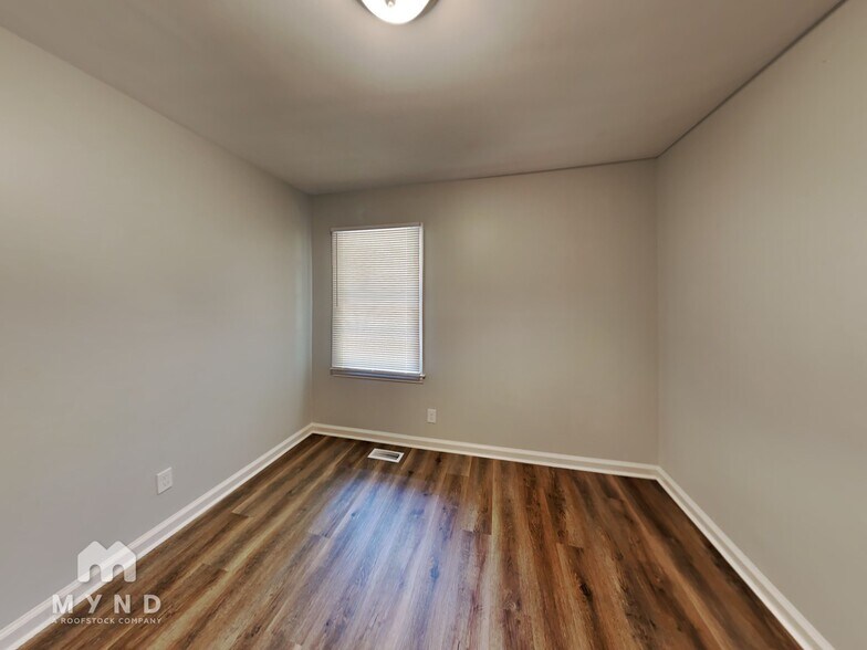 Building Photo - 1348 David Cir