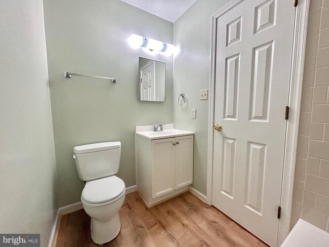 Building Photo - 136 Fairfield Dr