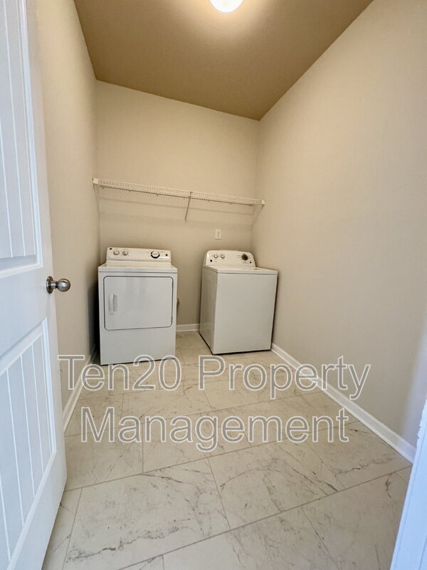 Building Photo - 789 Honey Do Ct