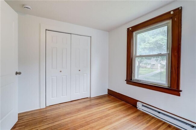 Building Photo - 45 Roseview Ave