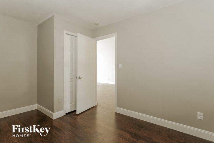 Building Photo - 1024 Olliff Way